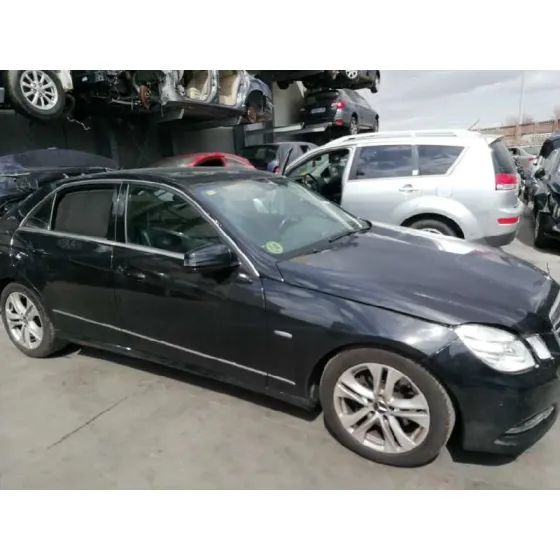 MERCEDES CLASE E (W212) LIM. '2011 E 300 CDI BLUEEFFICIENCY S&S (212.021) NEGRO 642850 170KW