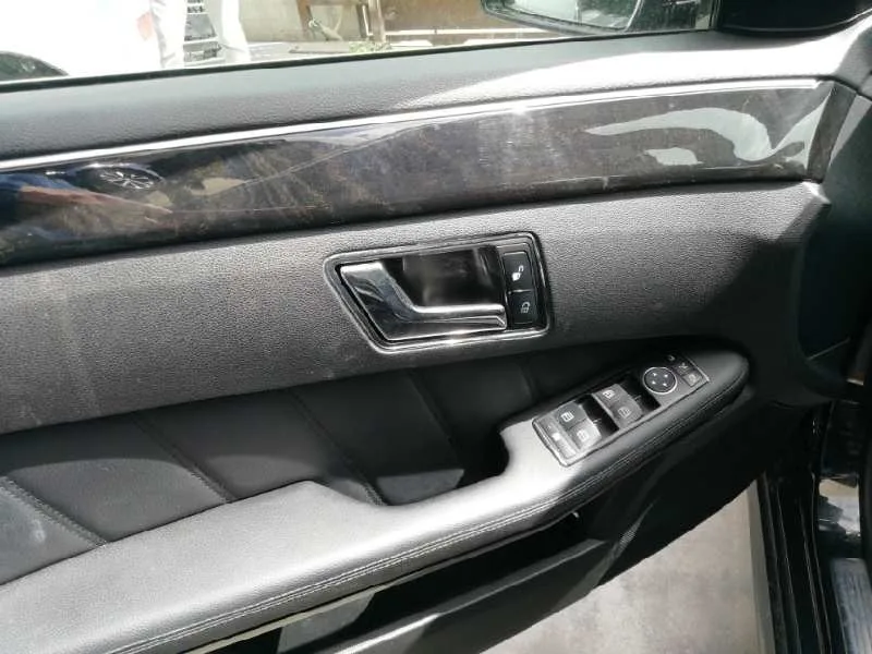 MERCEDES CLASE E (W212) LIM. '2011 E 300 CDI BLUEEFFICIENCY S&S (212.021) NEGRO 642850 170KW