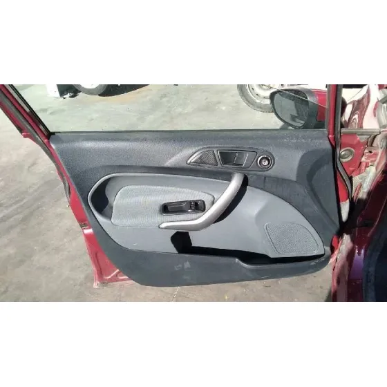 FORD FIESTA (CB1) '2009 AMBIENTE ROJO