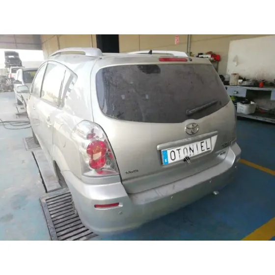 TOYOTA COROLLA VERSO (R1) '2007 2.2 TURBODIESEL CAT GRIS PLATA