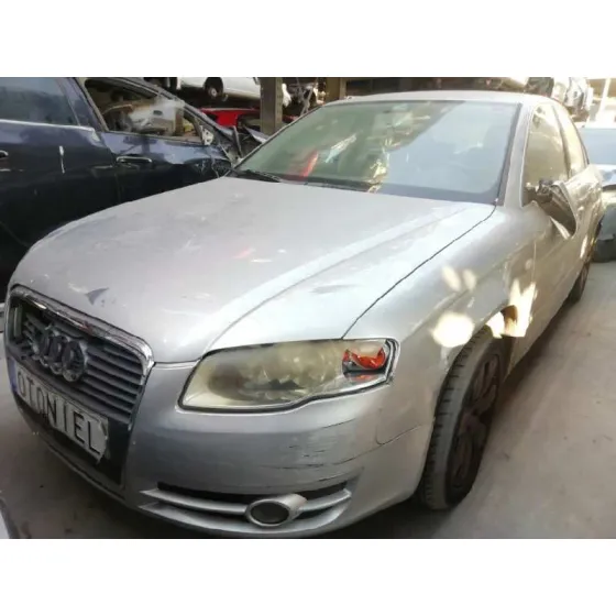 AUDI A4 BERLINA (8E) '2005 2.5 TDI GRIS