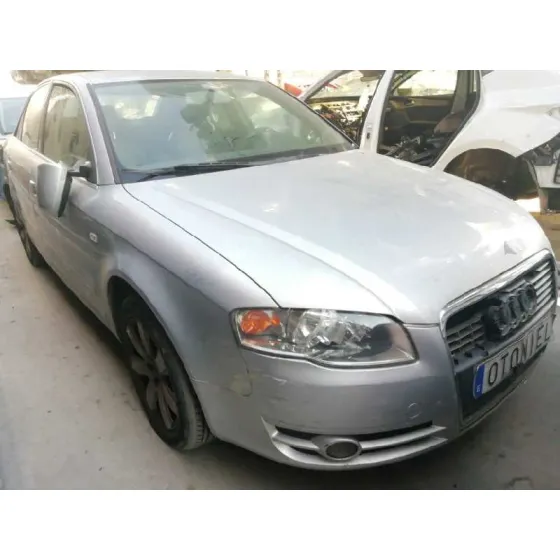 AUDI A4 BERLINA (8E) '2005 2.5 TDI GRIS