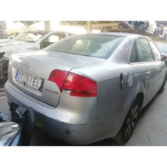 AUDI A4 BERLINA (8E) '2005 2.5 TDI GRIS
