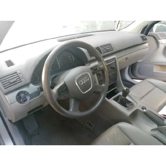 AUDI A4 BERLINA (8E) '2005 2.5 TDI GRIS