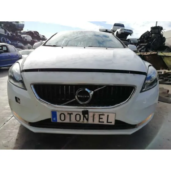VOLVO V40 '2017 2.0 DIESEL CAT BLANCO