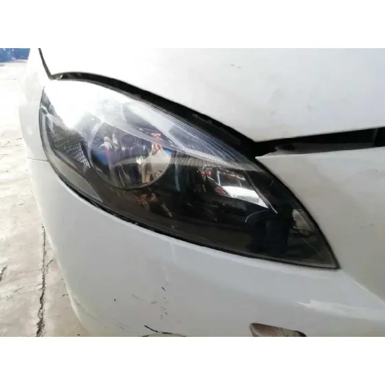 VOLVO V40 '2017 2.0 DIESEL CAT BLANCO