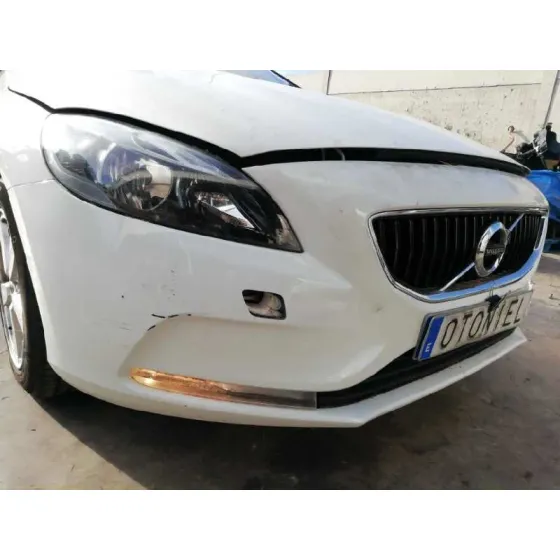 VOLVO V40 '2017 2.0 DIESEL CAT BLANCO