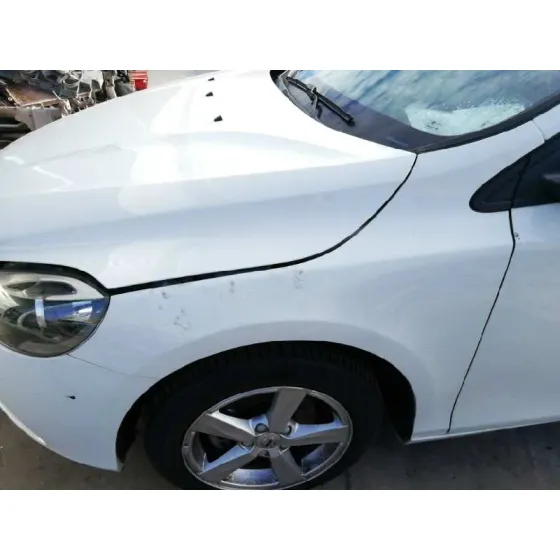 VOLVO V40 '2017 2.0 DIESEL CAT BLANCO