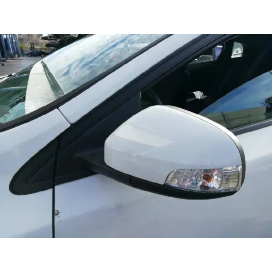 VOLVO V40 '2017 2.0 DIESEL CAT BLANCO