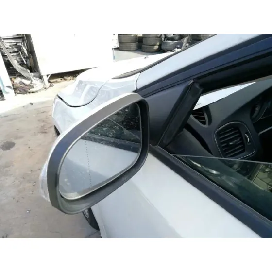 VOLVO V40 '2017 2.0 DIESEL CAT BLANCO