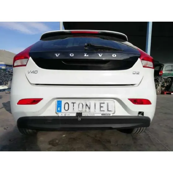 VOLVO V40 '2017 2.0 DIESEL CAT BLANCO