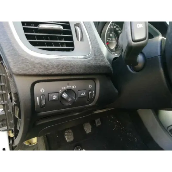 VOLVO V40 '2017 2.0 DIESEL CAT BLANCO