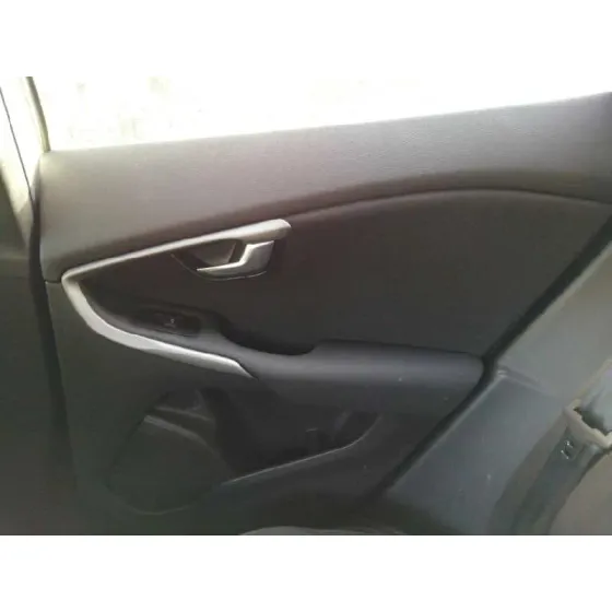 VOLVO V40 '2017 2.0 DIESEL CAT BLANCO