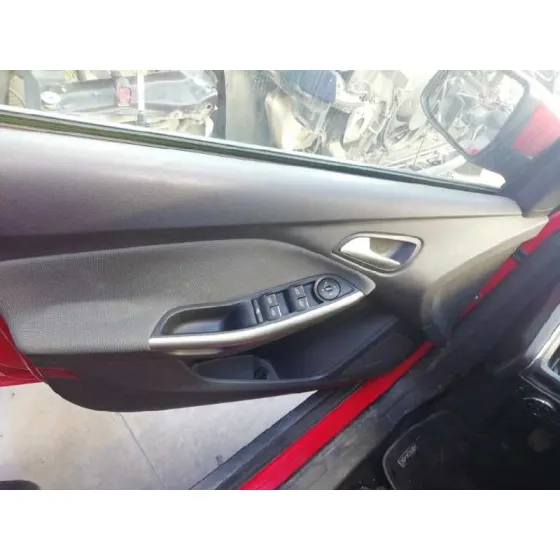 FORD FOCUS LIM. (CB8) '2014 EDITION ROJO