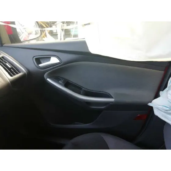 FORD FOCUS LIM. (CB8) '2014 EDITION ROJO