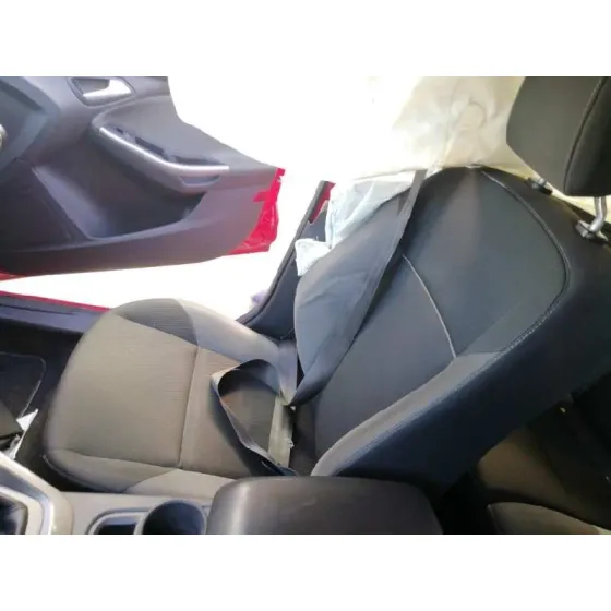 FORD FOCUS LIM. (CB8) '2014 EDITION ROJO