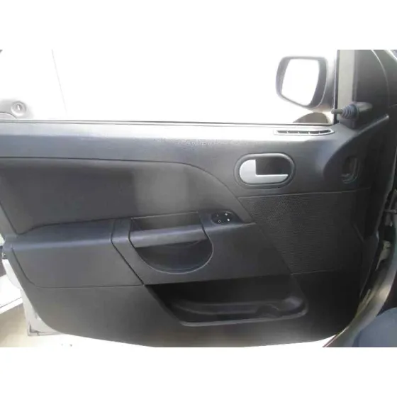 FORD FIESTA (CBK) '2004 1.4 16V CAT PLATA