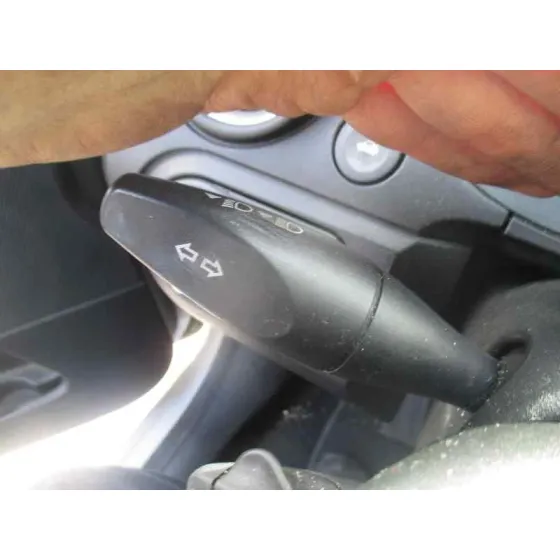 FORD FIESTA (CBK) '2004 1.4 16V CAT PLATA