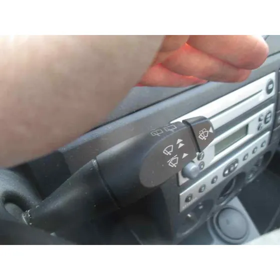 FORD FIESTA (CBK) '2004 1.4 16V CAT PLATA