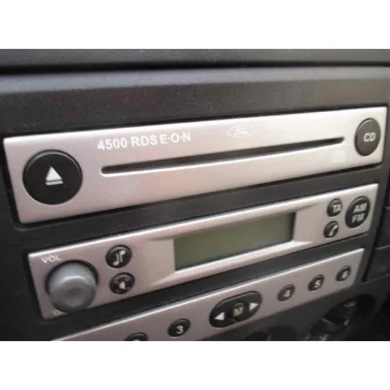 FORD FIESTA (CBK) '2004 1.4 16V CAT PLATA
