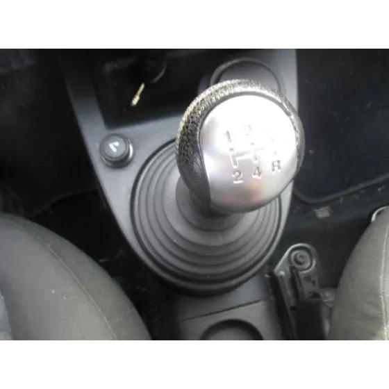 FORD FIESTA (CBK) '2004 1.4 16V CAT PLATA