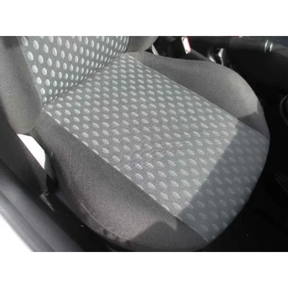 FORD FIESTA (CBK) '2004 1.4 16V CAT PLATA