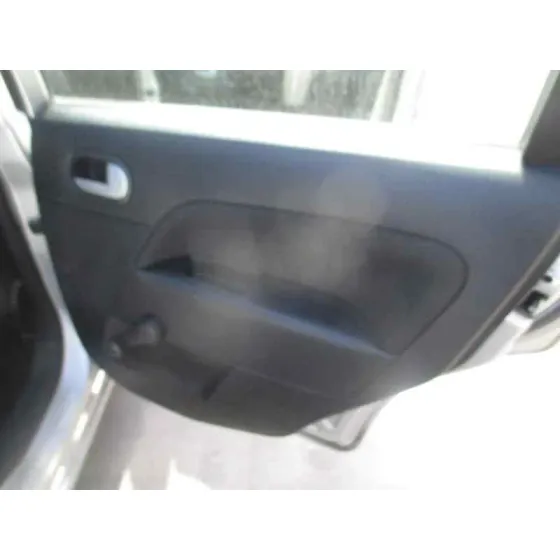 FORD FIESTA (CBK) '2004 1.4 16V CAT PLATA