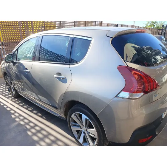 Peugeot 3008 I MONOSPACE (0U_) 2015