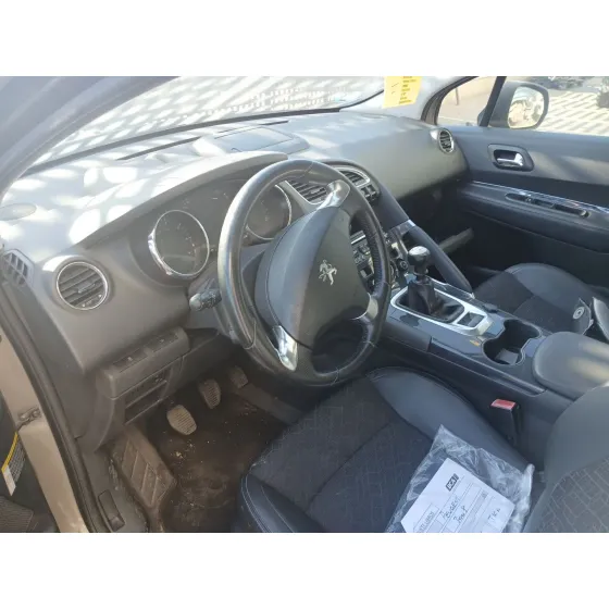 Peugeot 3008 I MONOSPACE (0U_) 2015