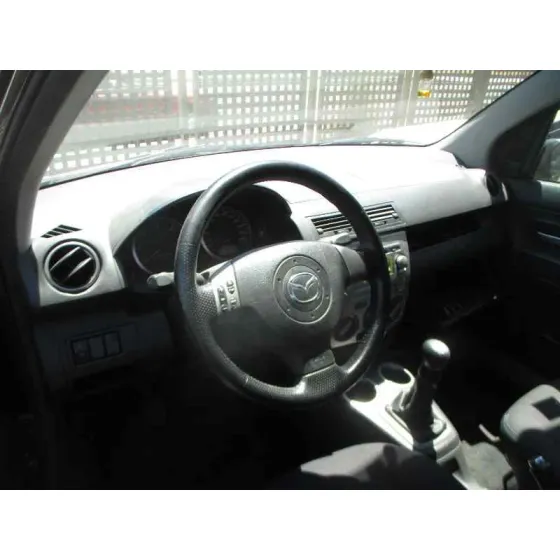 MAZDA 2 BERLINA (DY) '2004 1.4 CRTD ACTIVE NEGRO