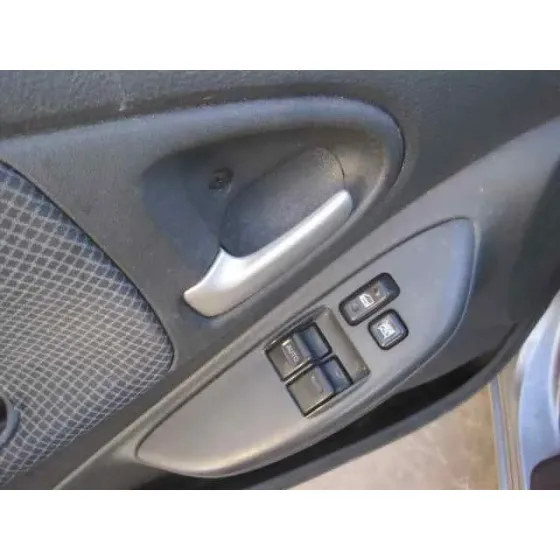 TOYOTA YARIS (NCP1/NLP1/SCP1) '2004 1.3 EXPO AZUL