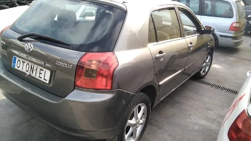 TOYOTA COROLLA (E12) '2002 1.6 LINEA LUNA BERLINA GRIS