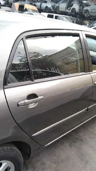 TOYOTA COROLLA (E12) '2002 1.6 LINEA LUNA BERLINA GRIS