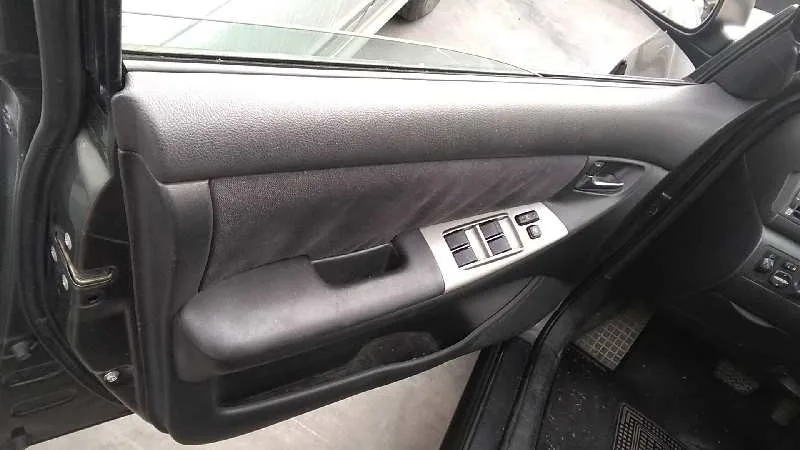 TOYOTA COROLLA (E12) '2002 1.6 LINEA LUNA BERLINA GRIS