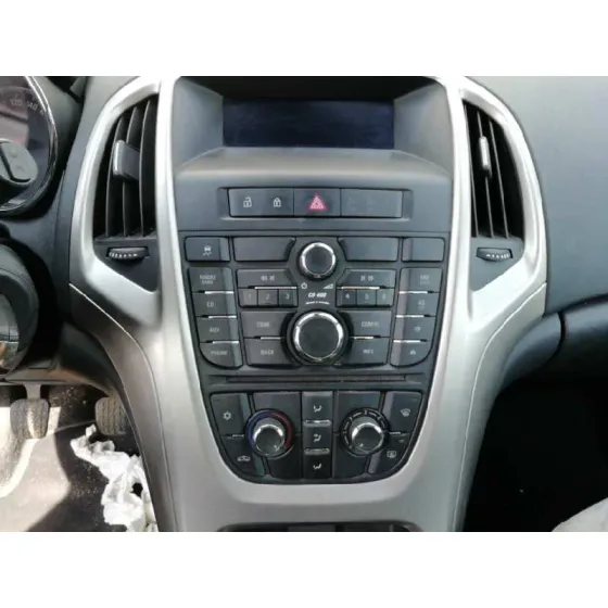 OPEL ASTRA J LIM. '2011 COSMO PLATA