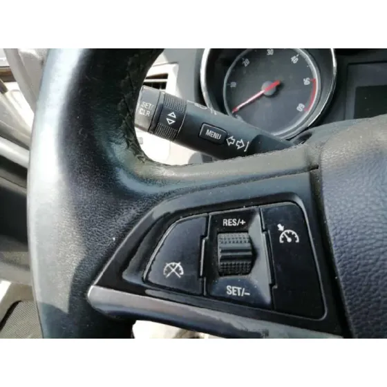 OPEL ASTRA J LIM. '2011 COSMO PLATA