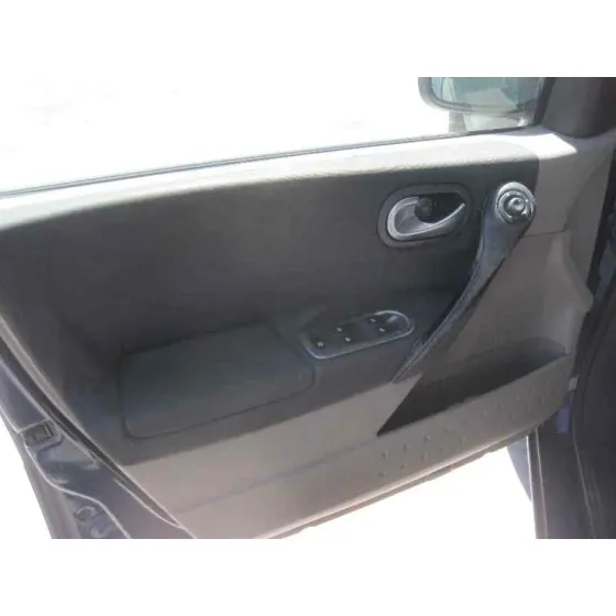 RENAULT MEGANE II BERLINA 5P '2003 CONFORT DYNAMIQUE AZUL