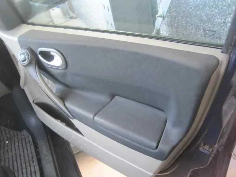 RENAULT MEGANE II BERLINA 5P '2003 CONFORT DYNAMIQUE AZUL