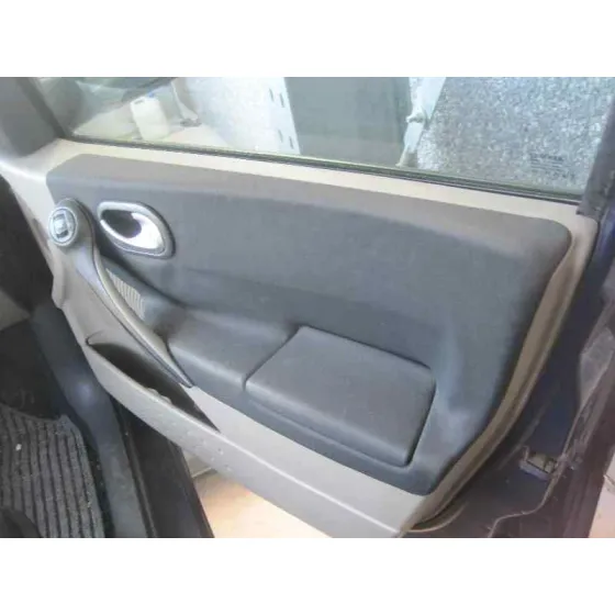 RENAULT MEGANE II BERLINA 5P '2003 CONFORT DYNAMIQUE AZUL