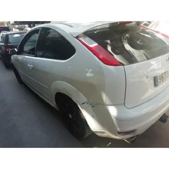 FORD FOCUS BERLINA (CAP) '2006 AMBIENTE (D) BLANCO