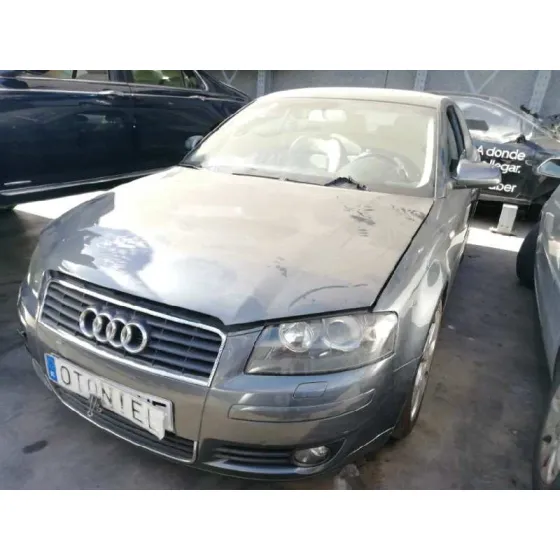 AUDI A3 (8P) '2003 2.0 FSI AMBIENTE GRIS