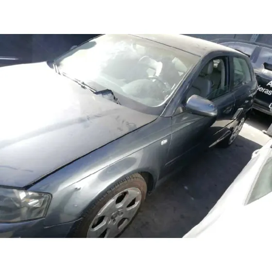 AUDI A3 (8P) '2003 2.0 FSI AMBIENTE GRIS