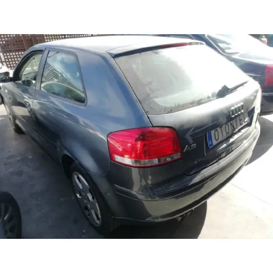 AUDI A3 (8P) '2003 2.0 FSI AMBIENTE GRIS