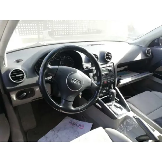 AUDI A3 (8P) '2003 2.0 FSI AMBIENTE GRIS