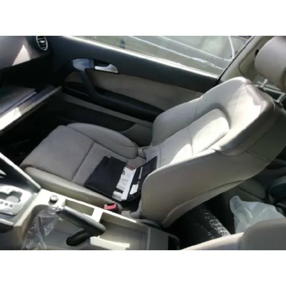 AUDI A3 (8P) '2003 2.0 FSI AMBIENTE GRIS