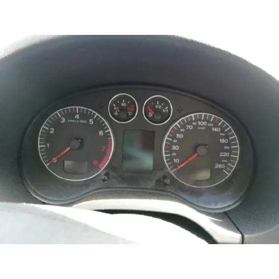 AUDI A3 (8P) '2003 2.0 FSI AMBIENTE GRIS