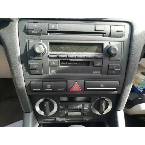 AUDI A3 (8P) '2003 2.0 FSI AMBIENTE GRIS