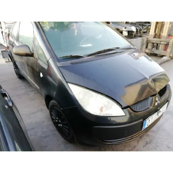 MITSUBISHI COLT BERLINA 3 (CZ) '2006 1.1 INVITE NEGRO
