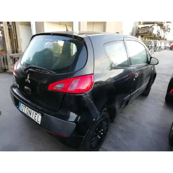 MITSUBISHI COLT BERLINA 3 (CZ) '2006 1.1 INVITE NEGRO