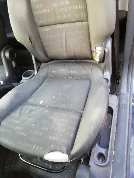 MITSUBISHI COLT BERLINA 3 (CZ) '2006 1.1 INVITE NEGRO